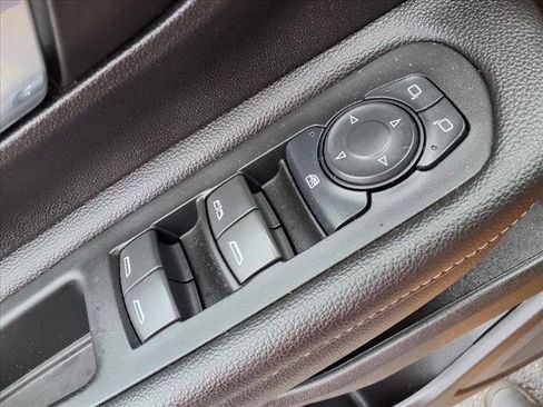 Used 2022 GMC Terrain SLT image 16