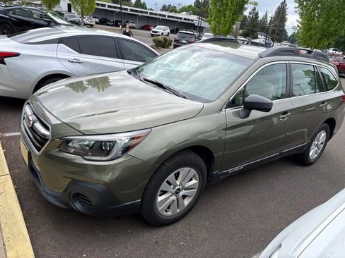 Used 2018 Subaru Outback 2.5i AWD/4WD image 2