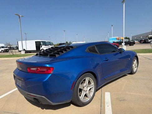 Used 2017 Chevrolet Camaro LT RWD image 3