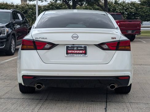 Used 2024 Nissan Altima 2.5 SR w/ SR Premium Package FWD image 5