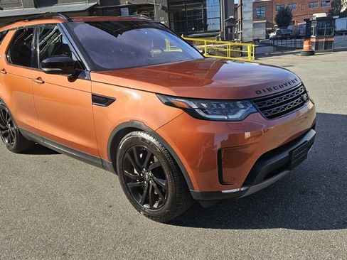 Used 2018 Land Rover Discovery HSE image 6