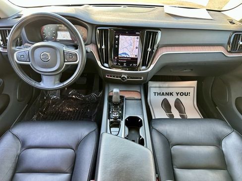 Used 2022 Volvo S60 B5 Inscription image 18