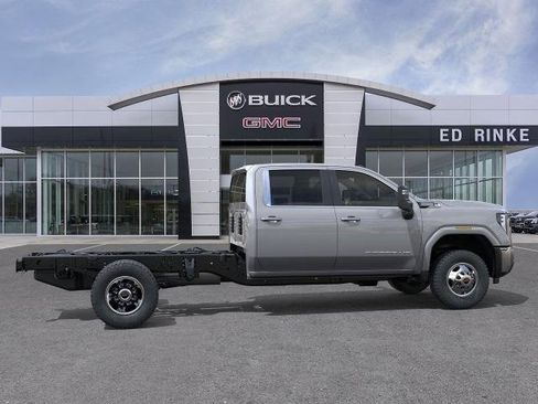 New 2026 GMC Sierra 3500 SLE image 5