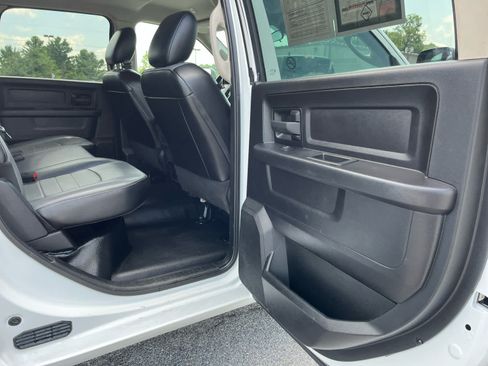 Used 2022 RAM 1500 Tradesman w/ Chrome Appearance Group AWD/4WD image 28