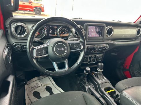 Used 2021 Jeep Wrangler Unlimited Sahara AWD/4WD image 2