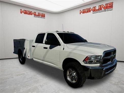 Used 2018 RAM 3500 Tradesman w/ Chrome Appearance Group RWD image 3