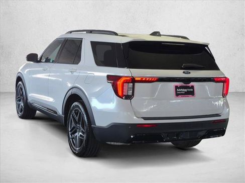Used 2025 Ford Explorer ST-Line w/ Premium Package RWD image 8