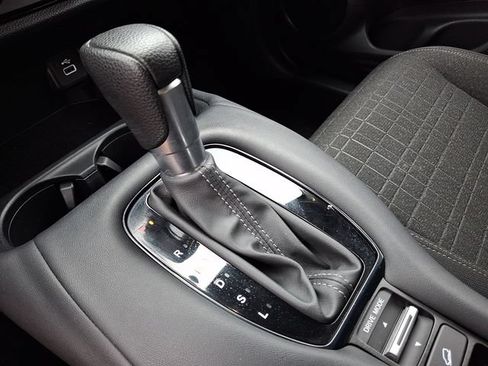 Used 2023 Honda HR-V LX image 15