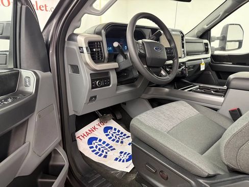 New 2026 Ford F250 XLT w/ XLT Premium Package AWD/4WD image 11