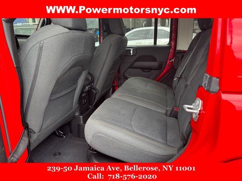 Used 2025 Jeep Wrangler Unlimited Sahara w/ Safety Group AWD/4WD image 17