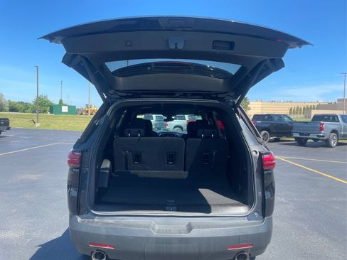 Used 2023 Chevrolet Traverse LT AWD/4WD image 21