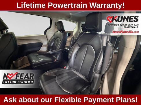 Used 2023 Chrysler Pacifica Touring-L FWD image 38