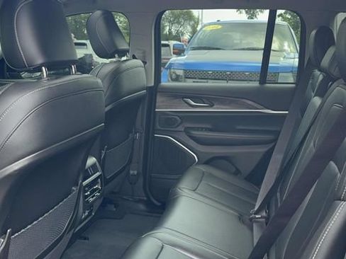 Used 2023 Jeep Grand Cherokee 4WD 4xe image 37