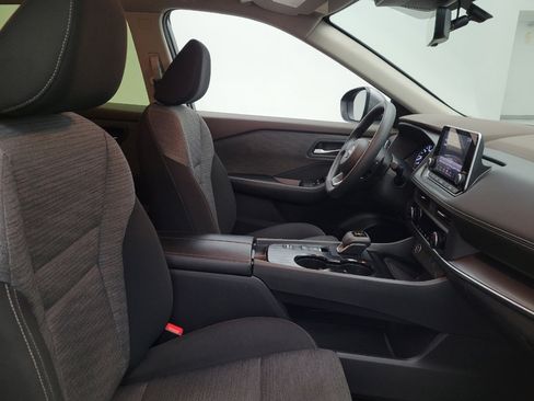 Used 2023 Nissan Rogue SV image 21