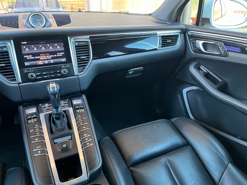 Used 2018 Porsche Macan S AWD/4WD image 18