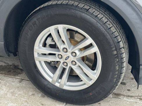 Used 2020 Ford Explorer XLT w/ Equipment Group 202A image 7