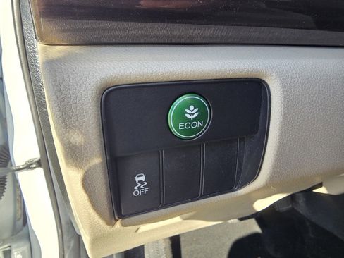 Used 2016 Honda Accord EX image 17