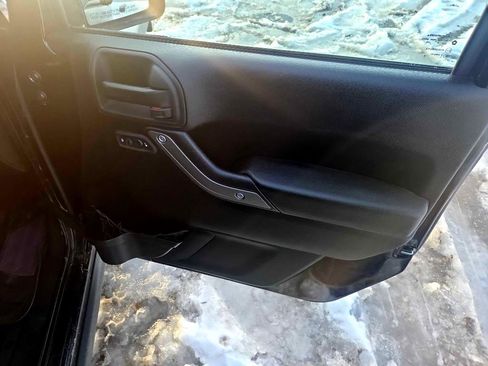 Used 2016 Jeep Wrangler Unlimited Sport image 20