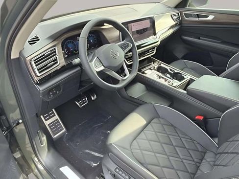 New 2026 Volkswagen Atlas SEL Premium R-Line AWD/4WD image 9