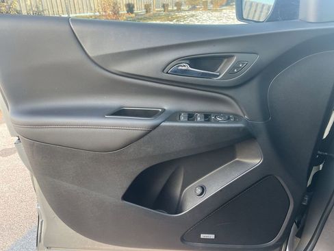 Used 2024 Chevrolet Equinox RS w/ RS Leather Package image 34