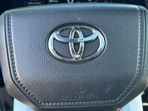 Used 2024 Toyota Sequoia Platinum AWD/4WD image 34