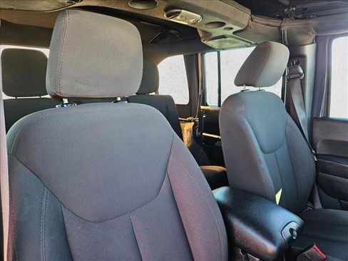 Used 2017 Jeep Wrangler Unlimited Sport w/ Connectivity Group AWD/4WD image 23