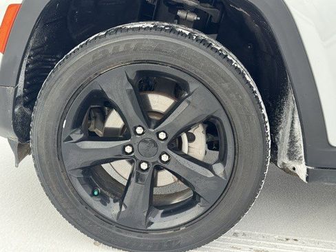 Certified 2023 Jeep Grand Cherokee Altitude image 35