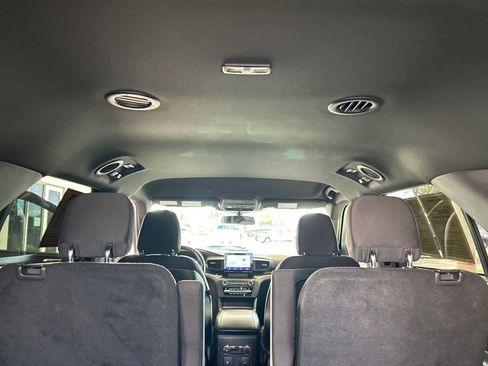 Used 2020 Ford Explorer XLT image 36