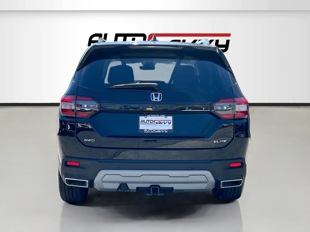 Used 2025 Honda Pilot Elite image 6