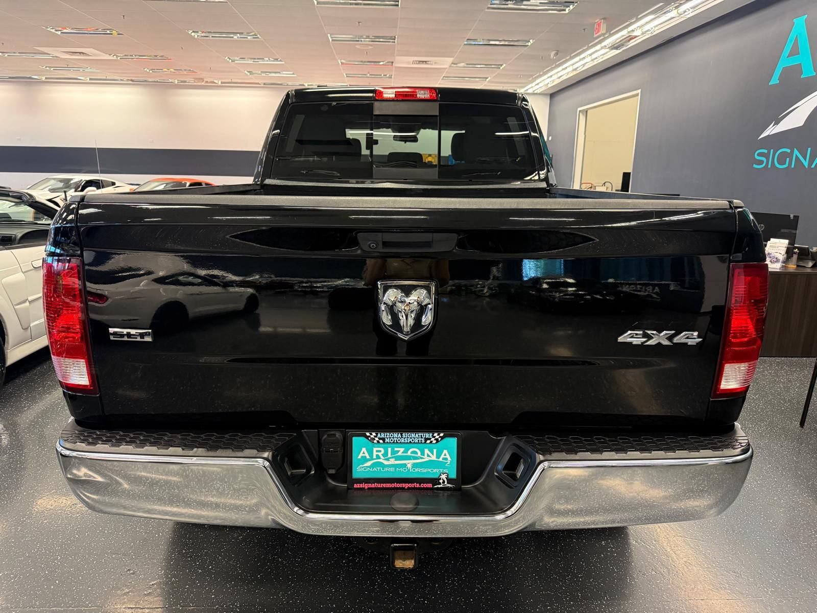 Used 2019 RAM 1500 Classic SLT AWD/4WD image 3
