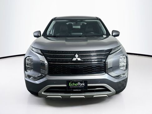 Used 2024 Mitsubishi Outlander SE FWD image 2
