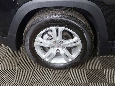 Used 2024 GMC Terrain SLE w/ Driver Convenience Package FWD image 17