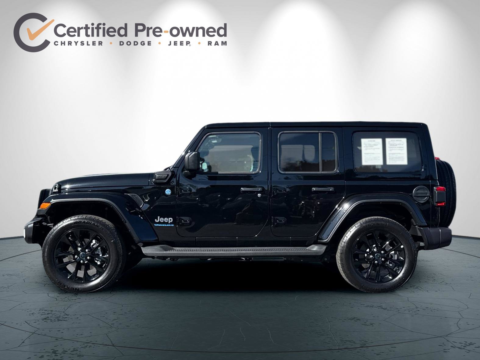 Certified 2025 Jeep Wrangler Unlimited Sahara AWD/4WD image 7