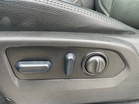 Used 2023 GMC Sierra 3500 Denali image 27