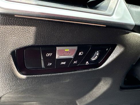 Used 2023 BMW 330i Sedan w/ Premium Package image 51