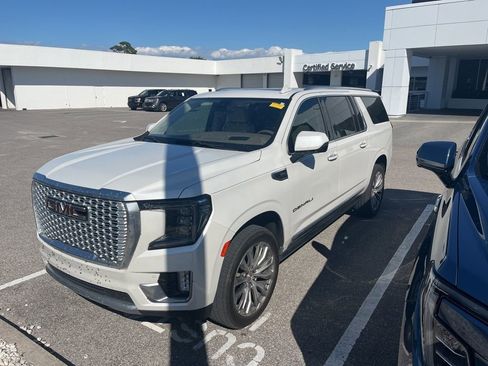 Used 2021 GMC Yukon XL Denali w/ Denali Premium Package RWD image 2