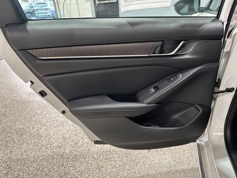 Used 2018 Honda Accord Touring image 13