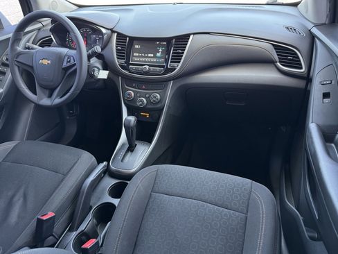Used 2017 Chevrolet Trax LS image 17