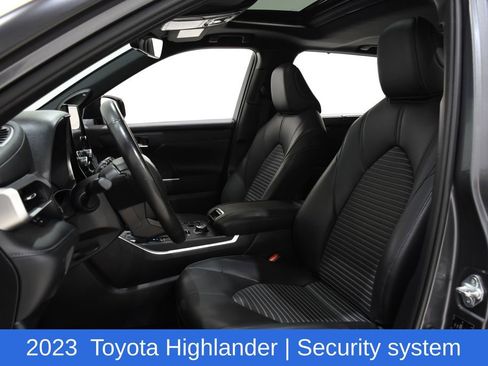 Used 2023 Toyota Highlander XSE image 22