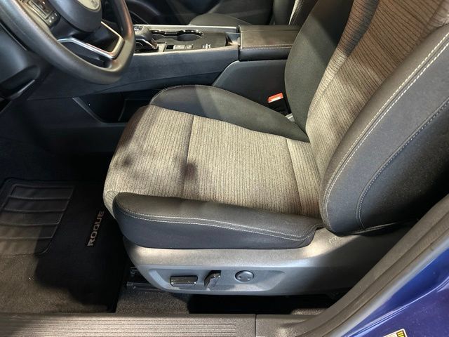 Used 2021 Nissan Rogue SV FWD image 41