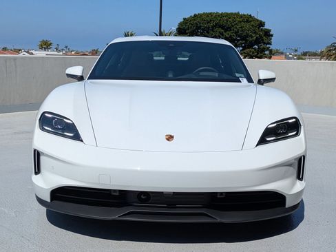 New 2025 Porsche Taycan image 6