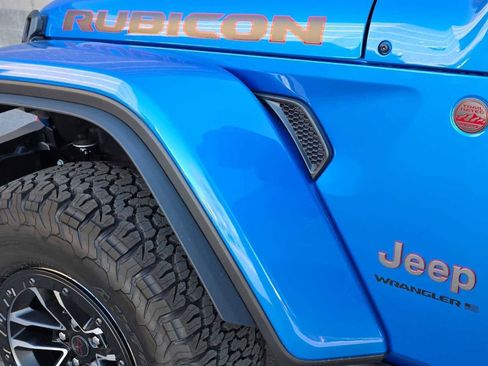 New 2026 Jeep Wrangler Unlimited Rubicon w/ Xtreme 35 Tire Package AWD/4WD image 7