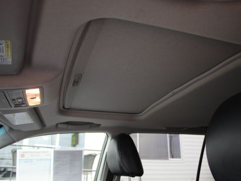 Used 2013 Toyota Highlander SE AWD/4WD image 39