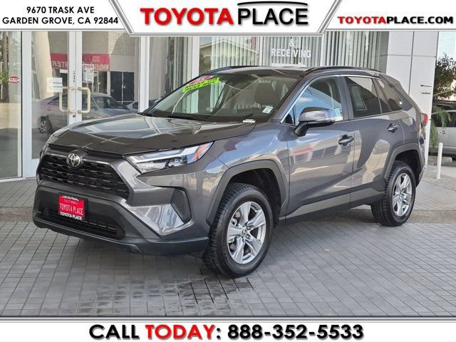 Used 2025 Toyota RAV4 XLE FWD image 1