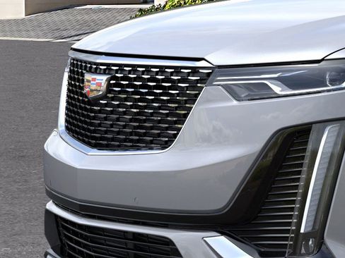 New 2025 Cadillac XT6 Luxury image 13