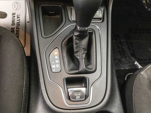 Used 2019 Jeep Cherokee Latitude w/ Popular Appearance Group image 21