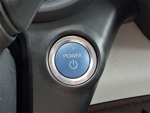 Used 2024 Toyota Sienna XLE image 25