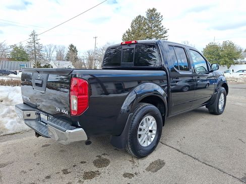 Used 2019 Nissan Frontier SV image 6