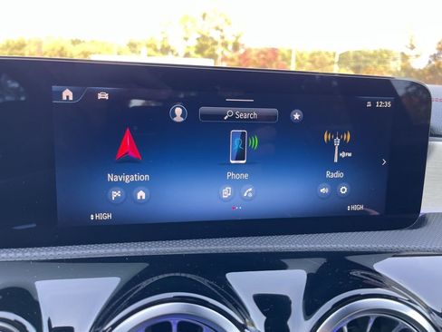 Used 2025 Mercedes-Benz CLA 250 4MATIC image 11