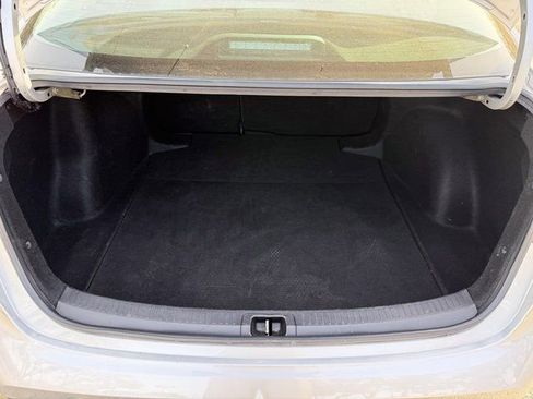 Used 2021 Toyota Corolla LE image 15
